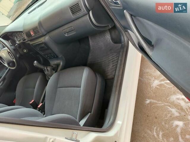 Белый Шкода Октавия, объемом двигателя 1.6 л и пробегом 218 тыс. км за 5350 $, фото 26 на Automoto.ua