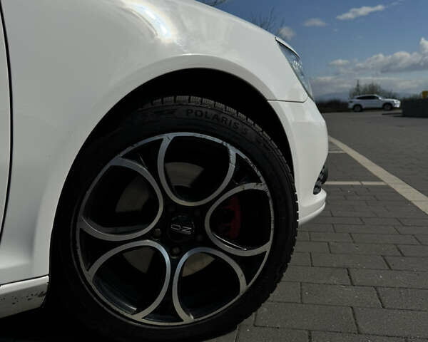 Белый Шкода Октавия, объемом двигателя 2 л и пробегом 307 тыс. км за 10499 $, фото 10 на Automoto.ua