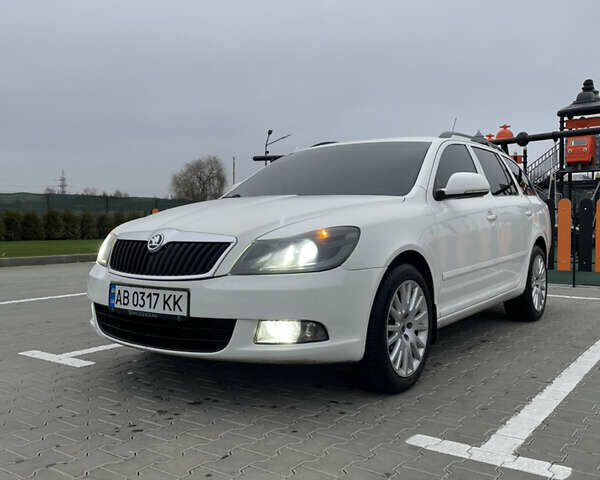 Білий Шкода Октавія, об'ємом двигуна 1.6 л та пробігом 299 тис. км за 7600 $, фото 1 на Automoto.ua