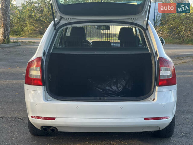 Белый Шкода Октавия, объемом двигателя 1.6 л и пробегом 236 тыс. км за 8200 $, фото 22 на Automoto.ua