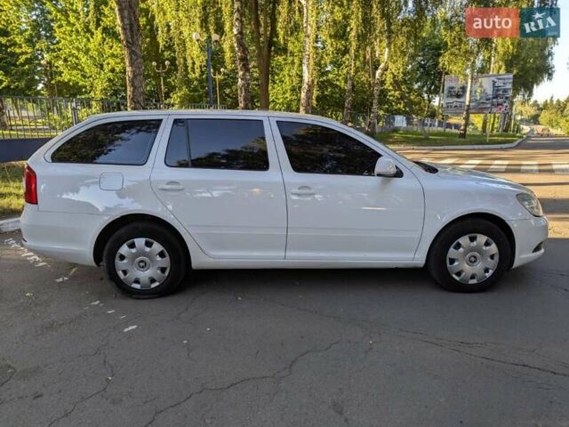 Белый Шкода Октавия, объемом двигателя 1.6 л и пробегом 335 тыс. км за 7300 $, фото 8 на Automoto.ua