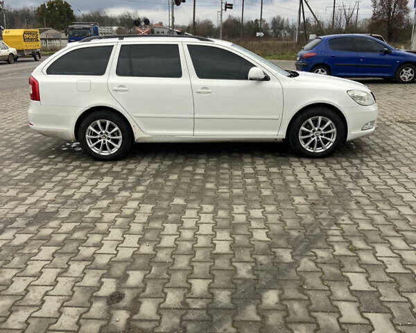 Белый Шкода Октавия, объемом двигателя 1.9 л и пробегом 245 тыс. км за 7850 $, фото 2 на Automoto.ua