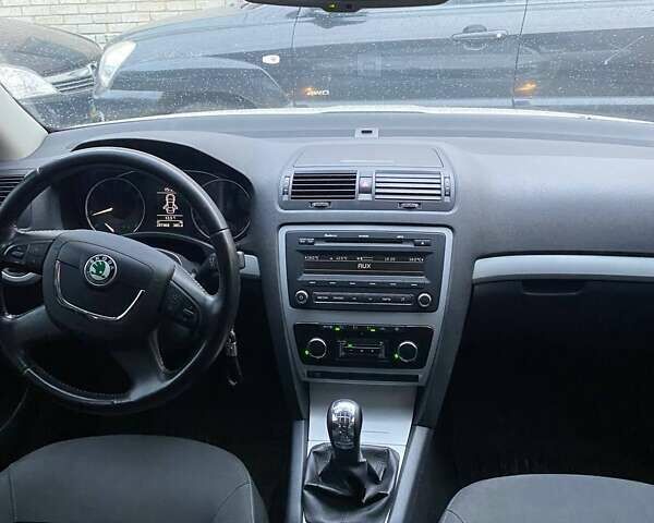 Белый Шкода Октавия, объемом двигателя 1.39 л и пробегом 206 тыс. км за 8500 $, фото 11 на Automoto.ua