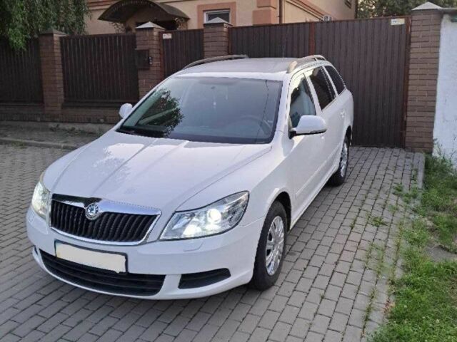 Белый Шкода Октавия, объемом двигателя 1.6 л и пробегом 149 тыс. км за 7900 $, фото 14 на Automoto.ua