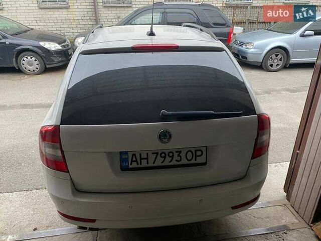 Белый Шкода Октавия, объемом двигателя 1.39 л и пробегом 206 тыс. км за 8500 $, фото 3 на Automoto.ua