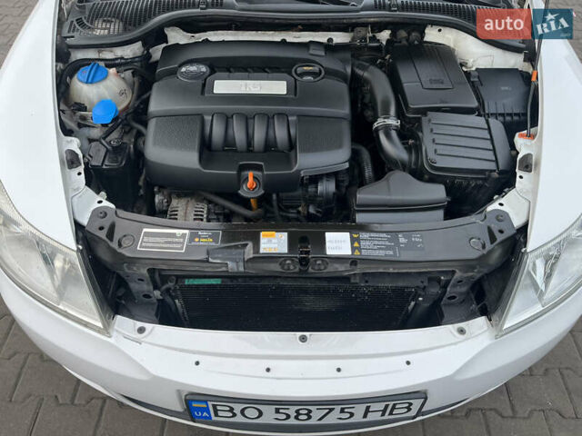 Білий Шкода Октавія, об'ємом двигуна 1.6 л та пробігом 260 тис. км за 8199 $, фото 39 на Automoto.ua