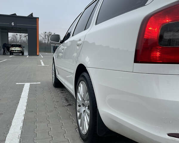 Білий Шкода Октавія, об'ємом двигуна 1.6 л та пробігом 299 тис. км за 7600 $, фото 29 на Automoto.ua