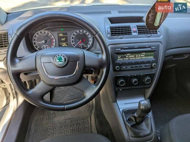 Белый Шкода Октавия, объемом двигателя 1.6 л и пробегом 335 тыс. км за 7300 $, фото 9 на Automoto.ua