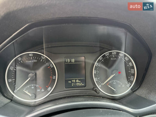 Белый Шкода Октавия, объемом двигателя 1.4 л и пробегом 211 тыс. км за 7000 $, фото 35 на Automoto.ua