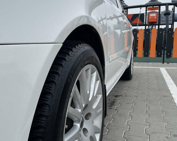 Білий Шкода Октавія, об'ємом двигуна 1.6 л та пробігом 299 тис. км за 7600 $, фото 28 на Automoto.ua