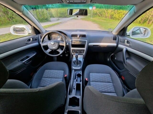 Белый Шкода Октавия, объемом двигателя 1.9 л и пробегом 220 тыс. км за 2200 $, фото 14 на Automoto.ua