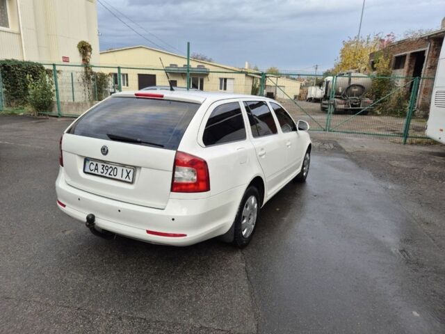 Білий Шкода Октавія, об'ємом двигуна 1.6 л та пробігом 252 тис. км за 7750 $, фото 9 на Automoto.ua