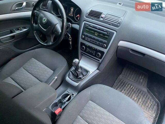 Белый Шкода Октавия, объемом двигателя 1.39 л и пробегом 206 тыс. км за 8500 $, фото 9 на Automoto.ua