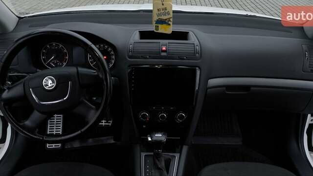 Шкода Октавия 2009 в Мукачеве на Automoto.ua Белый Шкода Октавия, объемом двигателя 1.39 л и пробегом 251 тыс. км за 7300 $, фото 18 на Automoto.ua
