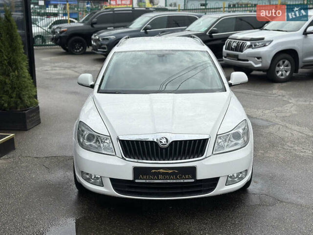 Белый Шкода Октавия, объемом двигателя 1.8 л и пробегом 171 тыс. км за 7800 $, фото 7 на Automoto.ua