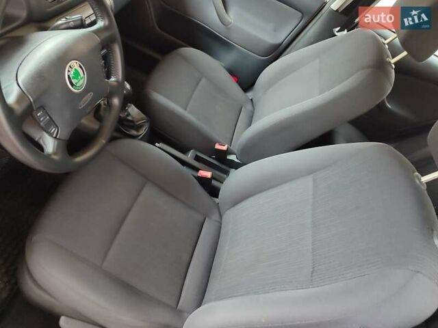 Білий Шкода Октавія, об'ємом двигуна 1.6 л та пробігом 217 тис. км за 5500 $, фото 42 на Automoto.ua