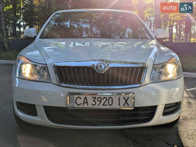 Белый Шкода Октавия, объемом двигателя 1.6 л и пробегом 335 тыс. км за 7300 $, фото 2 на Automoto.ua
