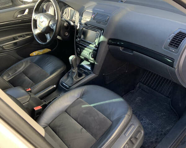 Білий Шкода Октавія, об'ємом двигуна 1.98 л та пробігом 261 тис. км за 7999 $, фото 6 на Automoto.ua