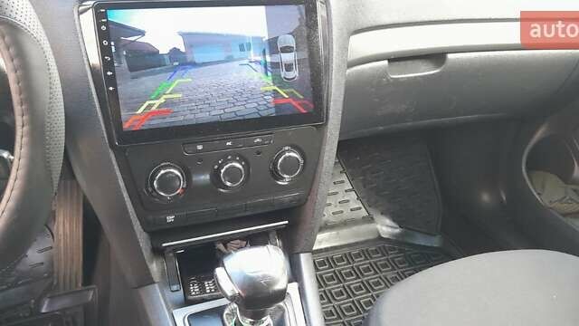 Шкода Октавия 2009 в Мукачеве на Automoto.ua Белый Шкода Октавия, объемом двигателя 1.39 л и пробегом 251 тыс. км за 7300 $, фото 24 на Automoto.ua