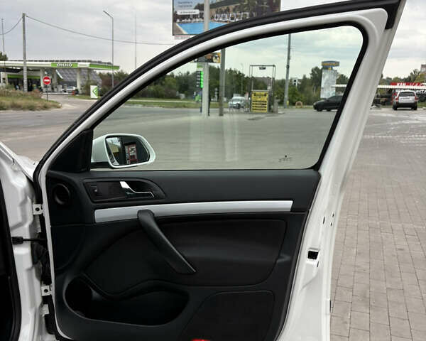Білий Шкода Октавія, об'ємом двигуна 1.6 л та пробігом 235 тис. км за 6700 $, фото 40 на Automoto.ua