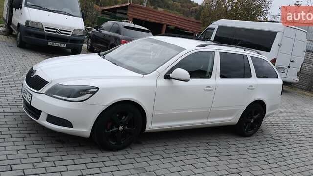 Шкода Октавия 2009 в Мукачеве на Automoto.ua Белый Шкода Октавия, объемом двигателя 1.39 л и пробегом 251 тыс. км за 7300 $, фото 14 на Automoto.ua