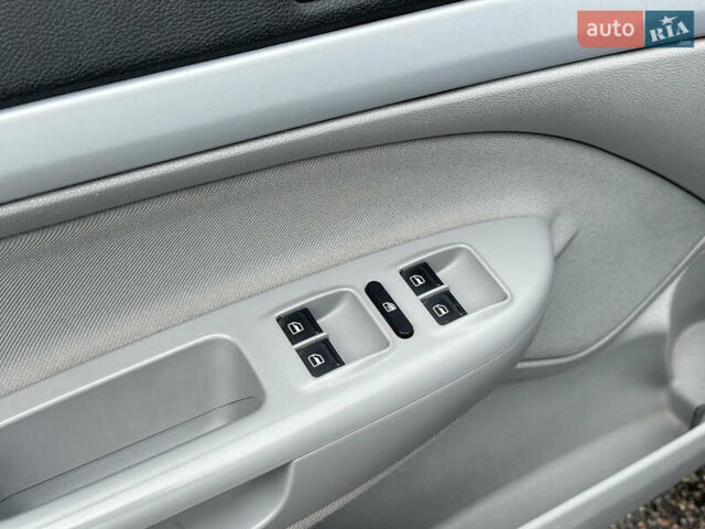 Белый Шкода Октавия, объемом двигателя 1.8 л и пробегом 171 тыс. км за 7800 $, фото 25 на Automoto.ua