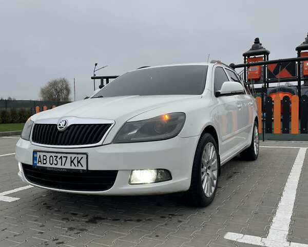 Білий Шкода Октавія, об'ємом двигуна 1.6 л та пробігом 299 тис. км за 7600 $, фото 10 на Automoto.ua