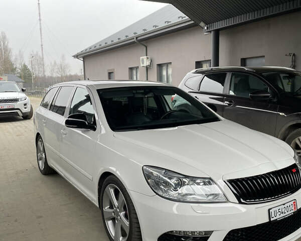 Білий Шкода Октавія, об'ємом двигуна 1.98 л та пробігом 232 тис. км за 8900 $, фото 1 на Automoto.ua