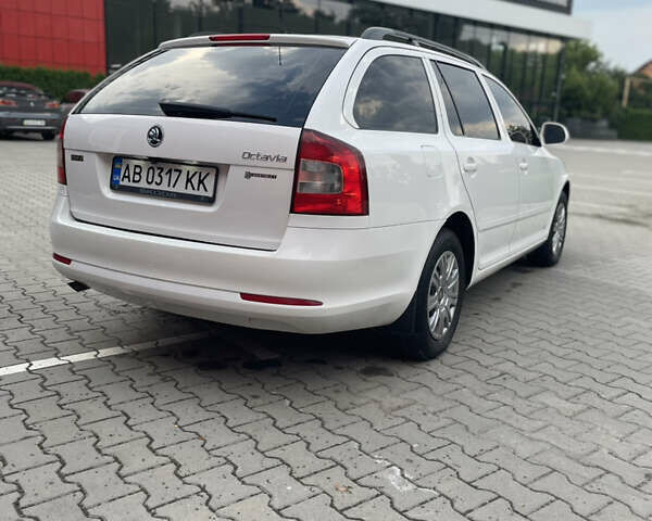 Белый Шкода Октавия, объемом двигателя 1.6 л и пробегом 280 тыс. км за 7900 $, фото 4 на Automoto.ua