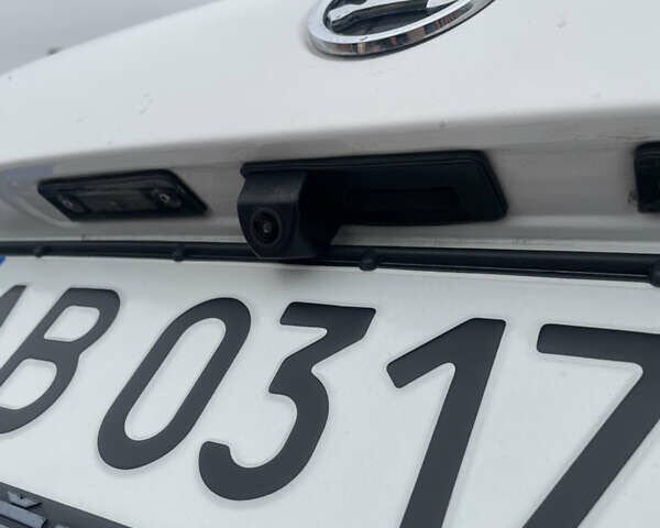 Білий Шкода Октавія, об'ємом двигуна 1.6 л та пробігом 299 тис. км за 7600 $, фото 36 на Automoto.ua