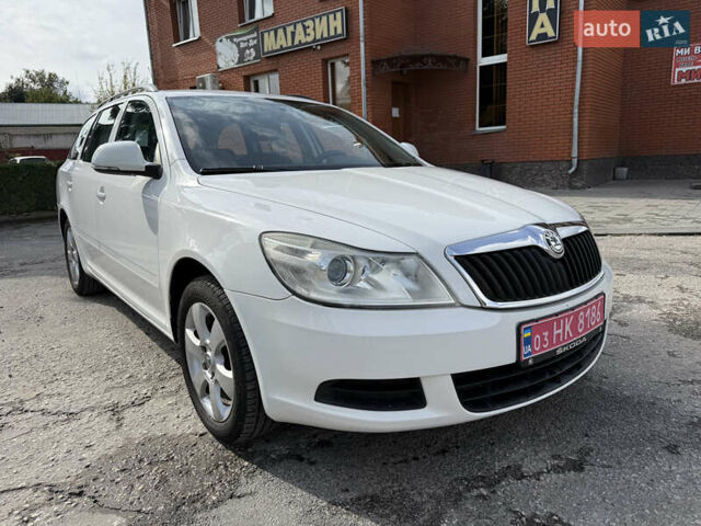 Белый Шкода Октавия, объемом двигателя 1.4 л и пробегом 211 тыс. км за 7000 $, фото 3 на Automoto.ua