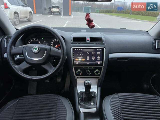 Білий Шкода Октавія, об'ємом двигуна 1.6 л та пробігом 299 тис. км за 7600 $, фото 45 на Automoto.ua