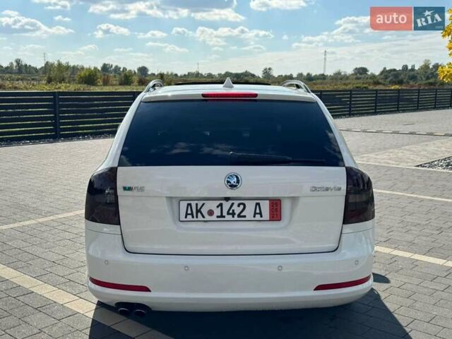 Белый Шкода Октавия, объемом двигателя 1.97 л и пробегом 316 тыс. км за 10700 $, фото 1 на Automoto.ua