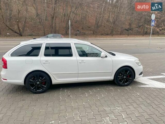 Белый Шкода Октавия, объемом двигателя 2 л и пробегом 335 тыс. км за 9190 $, фото 4 на Automoto.ua