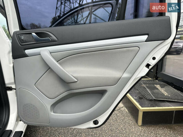 Белый Шкода Октавия, объемом двигателя 1.8 л и пробегом 171 тыс. км за 7800 $, фото 21 на Automoto.ua