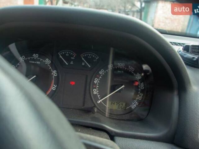 Белый Шкода Октавия, объемом двигателя 1.6 л и пробегом 287 тыс. км за 5500 $, фото 5 на Automoto.ua