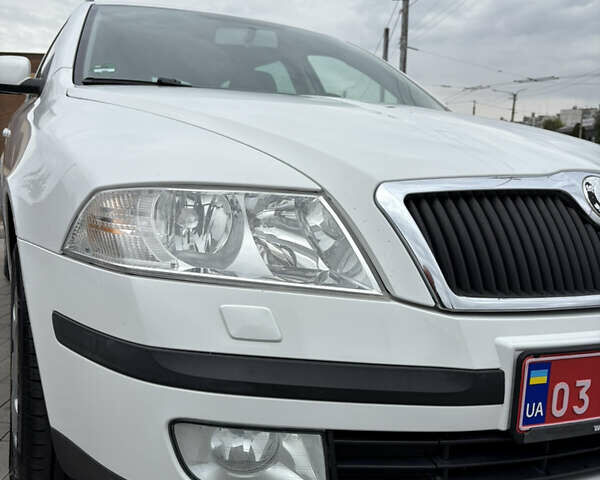 Білий Шкода Октавія, об'ємом двигуна 1.6 л та пробігом 235 тис. км за 6700 $, фото 55 на Automoto.ua