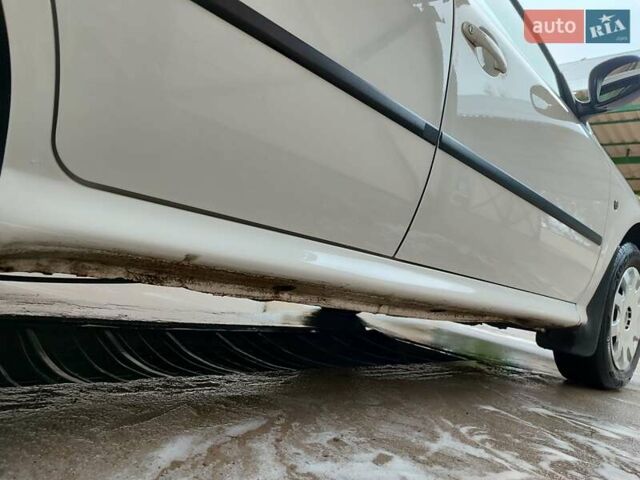 Білий Шкода Октавія, об'ємом двигуна 1.6 л та пробігом 217 тис. км за 5500 $, фото 21 на Automoto.ua