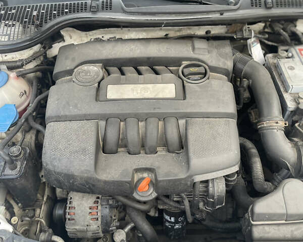 Белый Шкода Октавия, объемом двигателя 1.6 л и пробегом 280 тыс. км за 7900 $, фото 16 на Automoto.ua