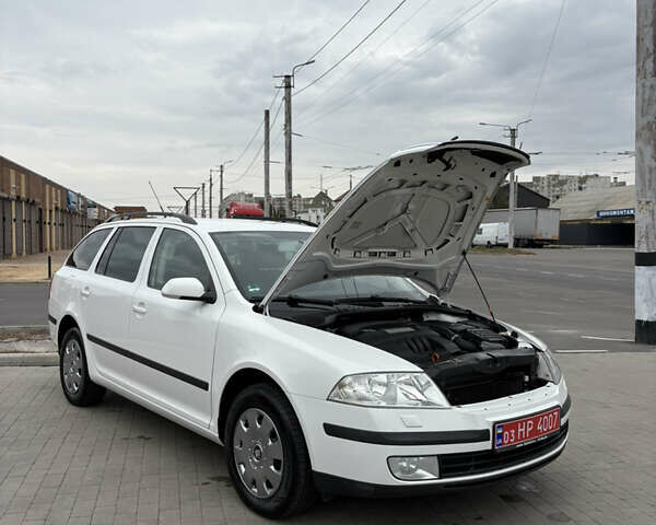Білий Шкода Октавія, об'ємом двигуна 1.6 л та пробігом 235 тис. км за 6700 $, фото 52 на Automoto.ua