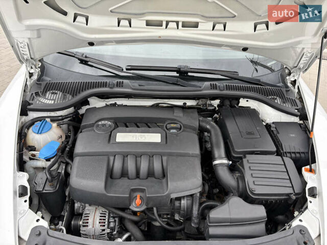 Білий Шкода Октавія, об'ємом двигуна 1.6 л та пробігом 235 тис. км за 6700 $, фото 51 на Automoto.ua