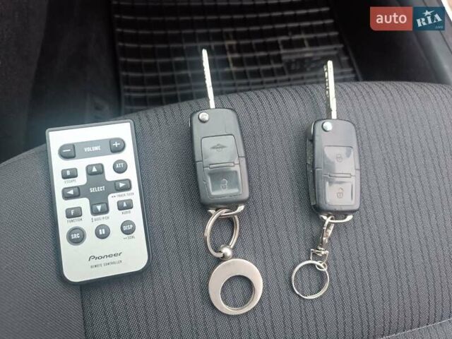 Белый Шкода Октавия, объемом двигателя 1.6 л и пробегом 274 тыс. км за 5300 $, фото 2 на Automoto.ua