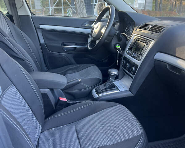 Белый Шкода Октавия, объемом двигателя 1.6 л и пробегом 236 тыс. км за 8200 $, фото 29 на Automoto.ua