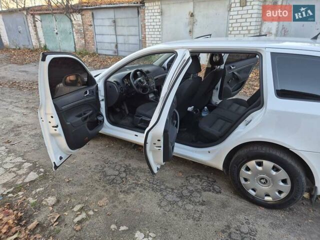 Шкода Октавия 2009 в Умани на Automoto.ua Белый Шкода Октавия, объемом двигателя 1.6 л и пробегом 252 тыс. км за 7600 $, фото 16 на Automoto.ua