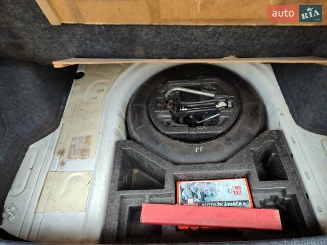 Білий Шкода Октавія, об'ємом двигуна 1.6 л та пробігом 217 тис. км за 5500 $, фото 39 на Automoto.ua