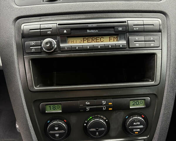 Білий Шкода Октавія, об'ємом двигуна 1.6 л та пробігом 235 тис. км за 6700 $, фото 24 на Automoto.ua