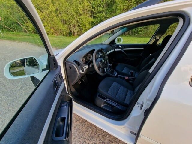 Белый Шкода Октавия, объемом двигателя 1.9 л и пробегом 220 тыс. км за 2200 $, фото 9 на Automoto.ua