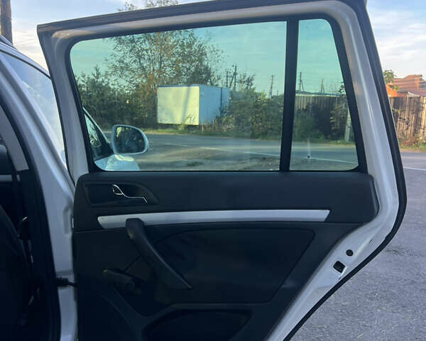 Белый Шкода Октавия, объемом двигателя 1.6 л и пробегом 236 тыс. км за 8200 $, фото 20 на Automoto.ua