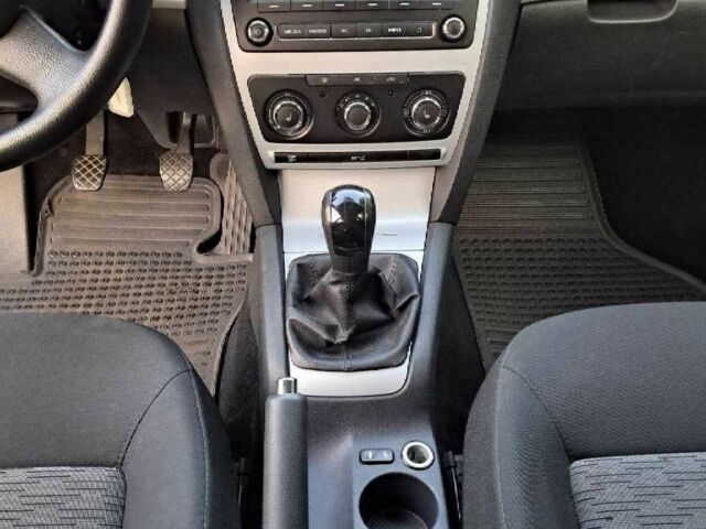 Белый Шкода Октавия, объемом двигателя 1.6 л и пробегом 149 тыс. км за 7900 $, фото 21 на Automoto.ua