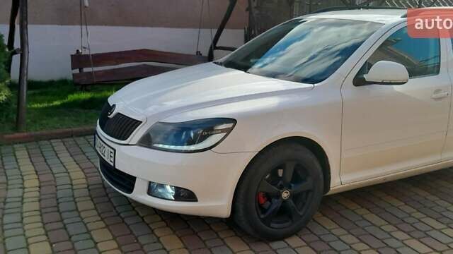 Шкода Октавия 2009 в Мукачеве на Automoto.ua Белый Шкода Октавия, объемом двигателя 1.39 л и пробегом 251 тыс. км за 7300 $, фото 25 на Automoto.ua